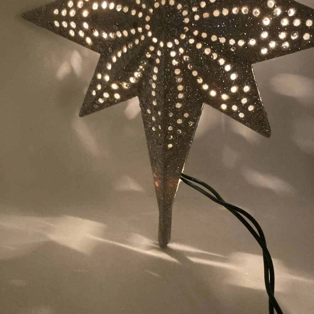 Large Electric Lighted North Star Starburst Silver Glitter 10.5